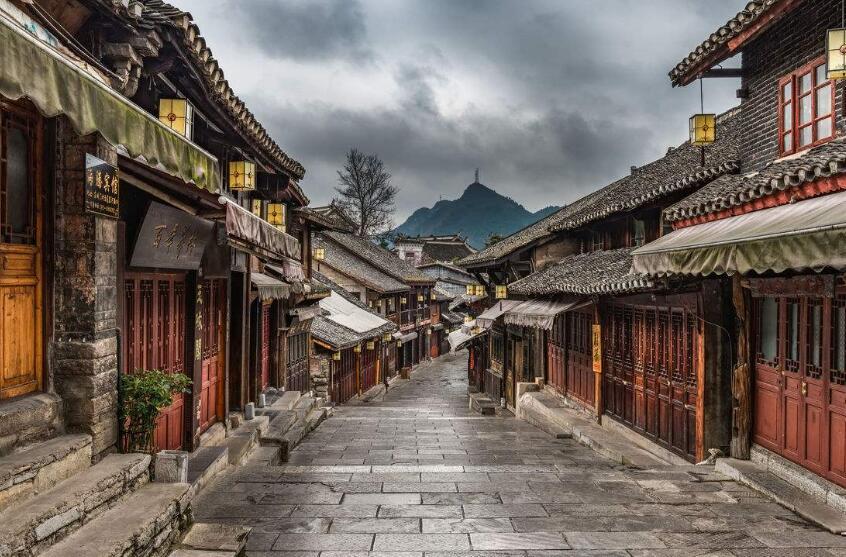 层层恐惧